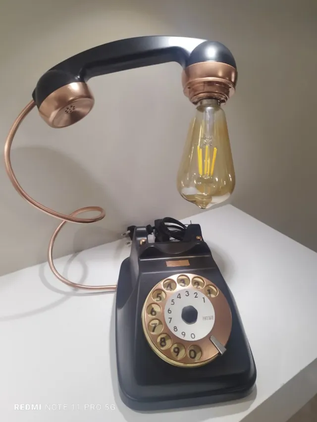 Lampada retrò design telefono vintage