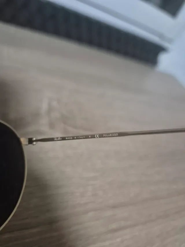 Gafas Ray-Ban Doradas y Negras