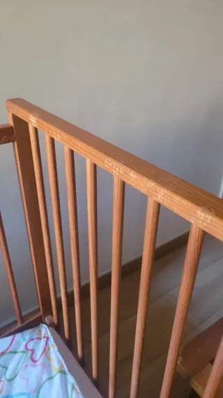 Berço de madeira para bebé