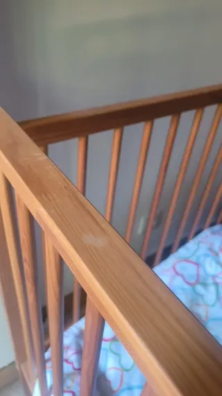 Berço de madeira para bebé