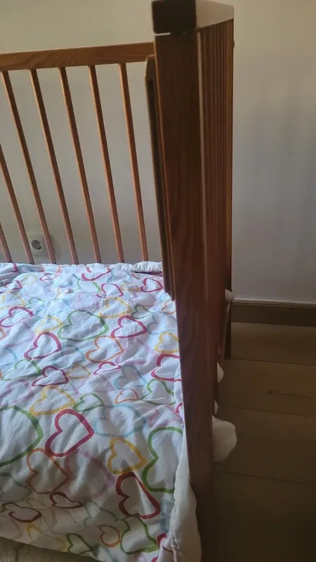 Berço de madeira para bebé