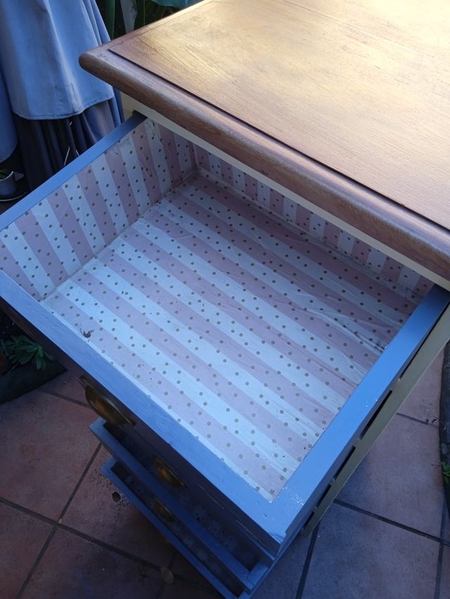 Cómoda vintage con cajones