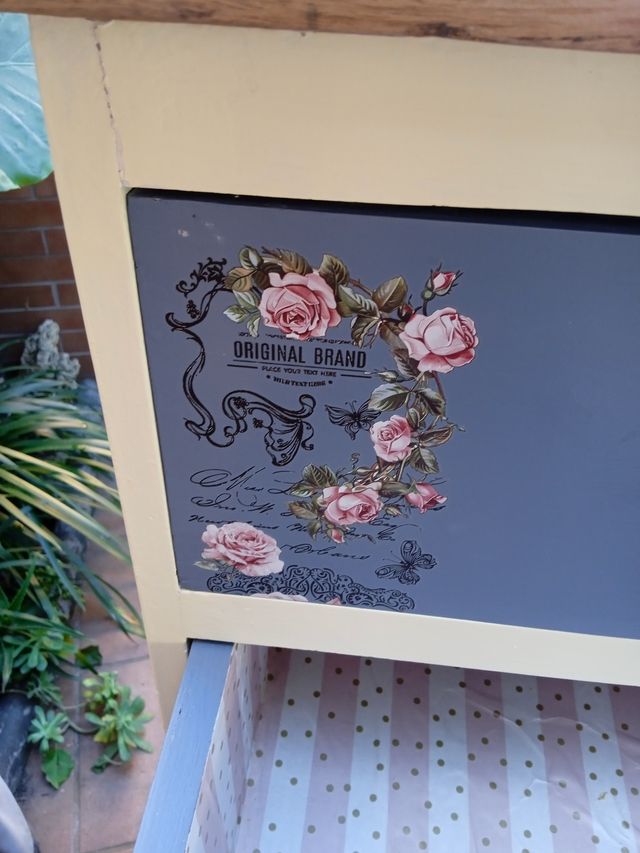 Cómoda vintage con cajones