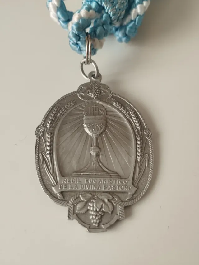 Medalla Hermandad Pastora Capuchinos Sevilla