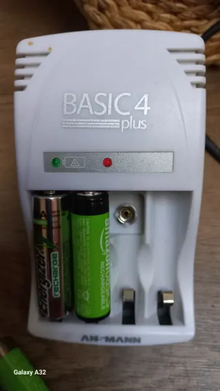 Caricabatterie Basic 4 Plus