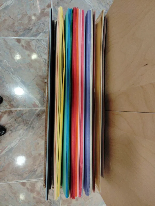 Expositor para cartulinas y papeles