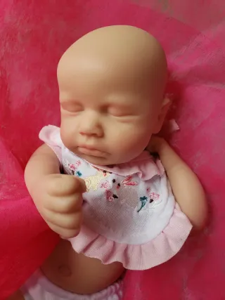 Ultima Bebe Reborn 30 cm.