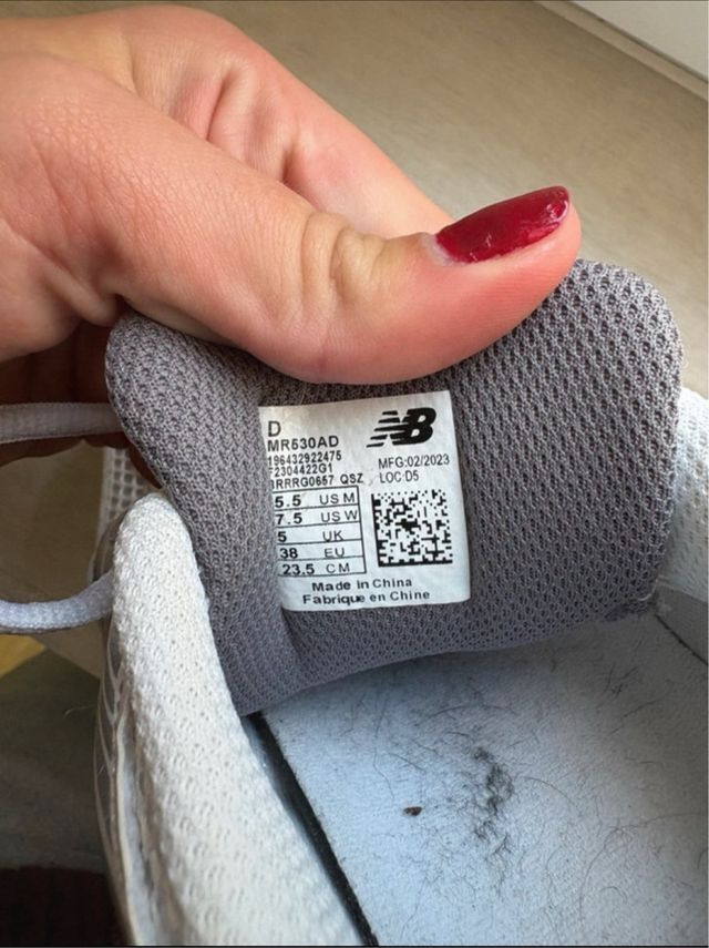 New Balance 530 Plata y Blanco