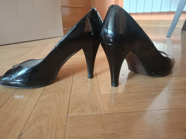 Zapatos de tacón negros talla 39