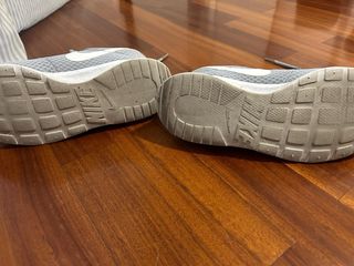 Scarpe Nike grigie e bianche