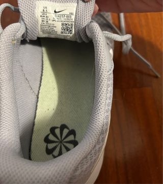 Scarpe Nike grigie e bianche