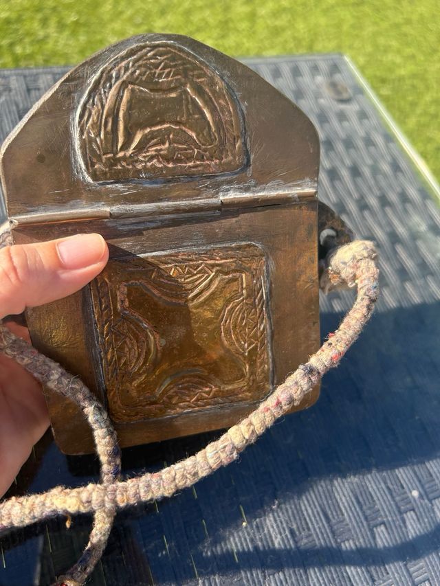 Amuleto antiguo etíope latón/cobre  y hueso