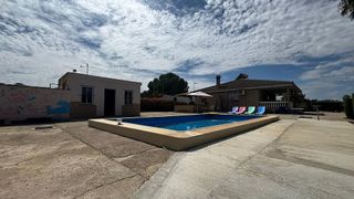 Chalet en venta en Carmona