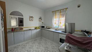 Chalet en venta en Carmona