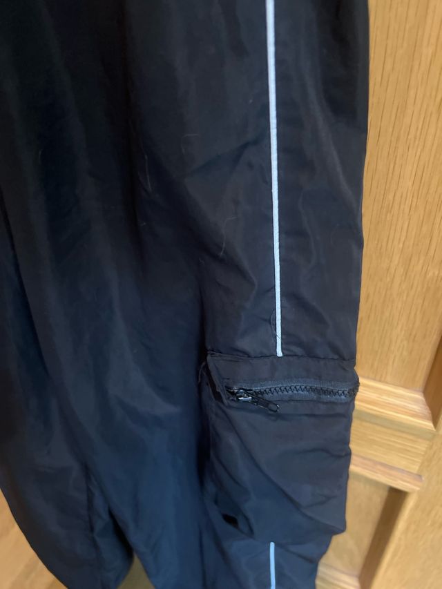 Pantalón negro cargo