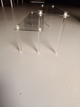 Estantería de cristal y plástico