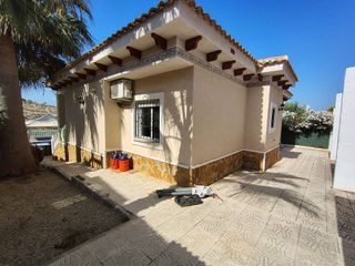 Chalet en venta en Bigastro