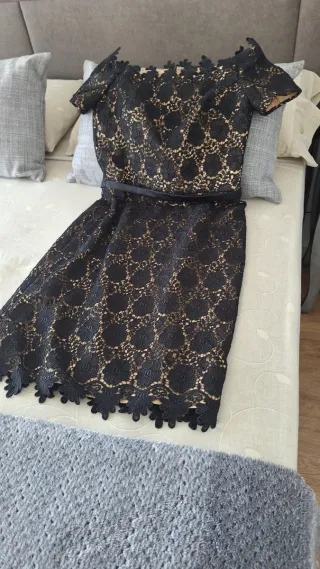 Vestido negro encaje fiesta .hecho a medida.