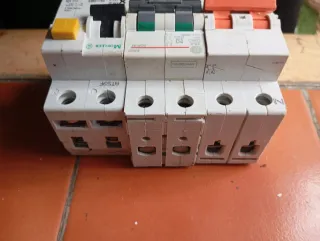 Interruptores Térmicos Moeller AT59F