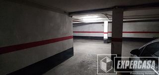 Garaje en venta en El Mercado en Manises