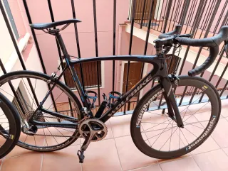 Bicicleta WOLFBIKE + Rodillo Bkool