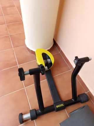 Bicicleta WOLFBIKE + Rodillo Bkool