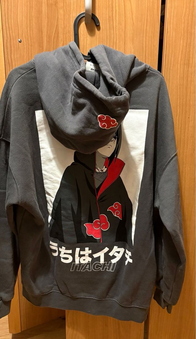 Sudadera Itachi Pull&Bear Negra