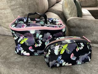 Conjunto neceser y bolsa aseo floral