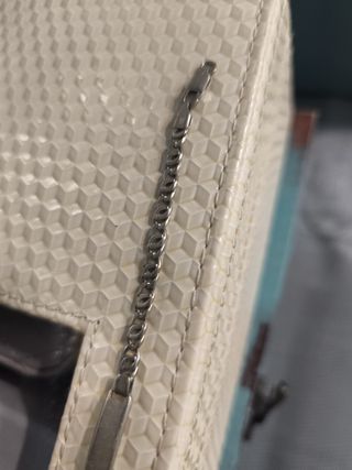 Pulseras tipo esclavas de plata con detalles