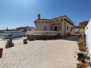 Chalet en venta en Bigastro