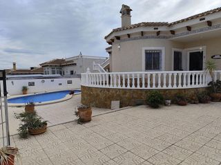 Chalet en venta en Bigastro