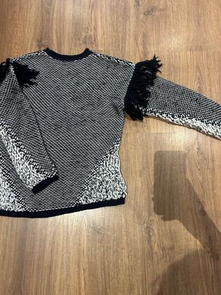 Jersey con flecos blanco y negro