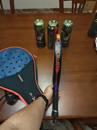 Pala de Bullpadel BP10EVO + Funda + 9 Bolas US