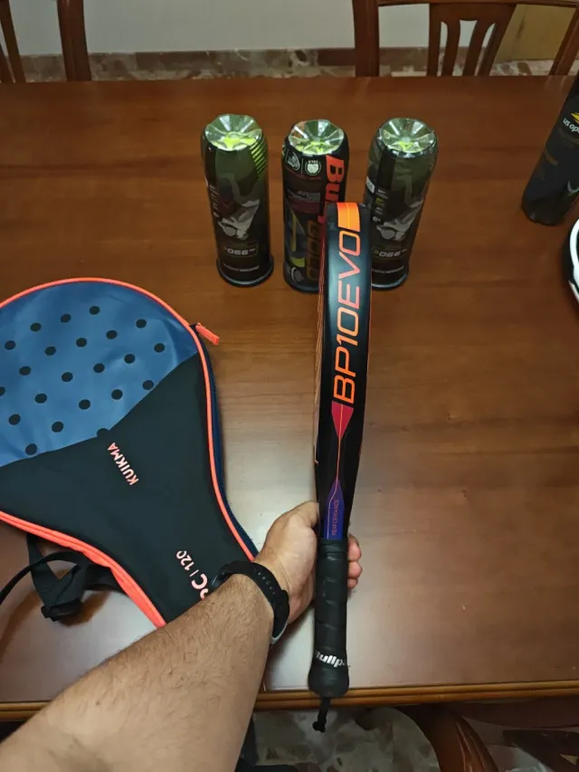Pala de Bullpadel BP10EVO + Funda + 9 Bolas US