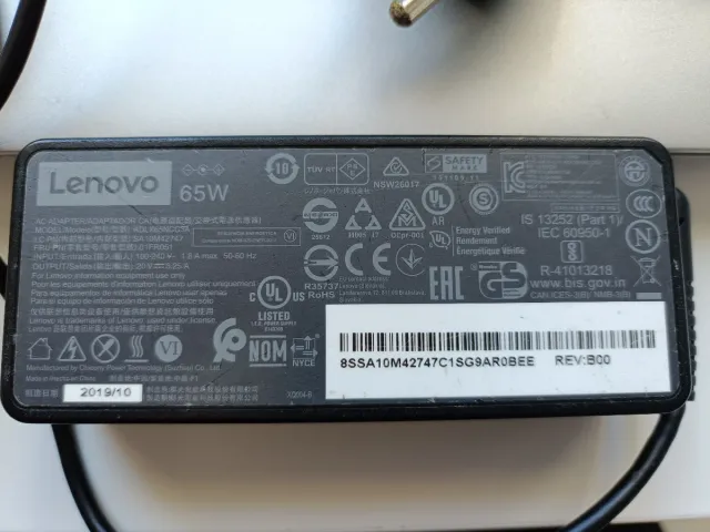 Portátil Lenovo 14" 477GB 8RAM 6 meses  de garantí