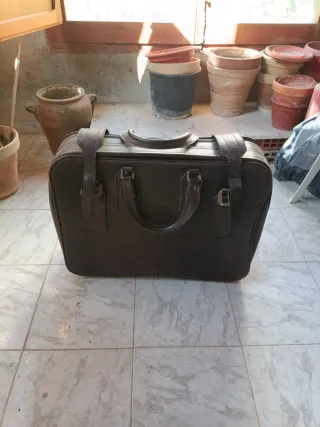 Maleta vintage marrón