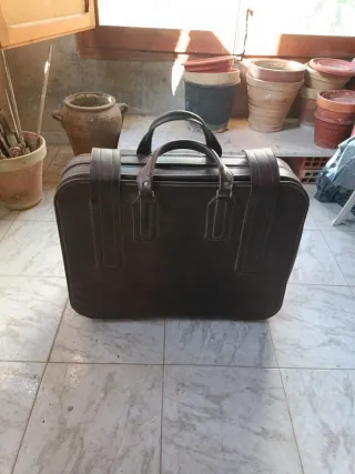 Maleta vintage marrón
