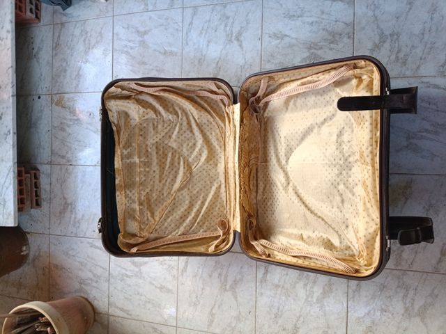 Maleta vintage marrón