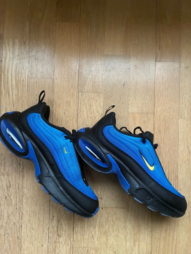 Nike Portal Azul y Negro