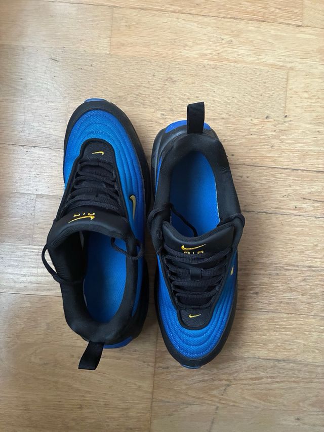 Nike Portal Azul y Negro