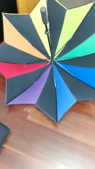 Paraguas arcoíris multicolor