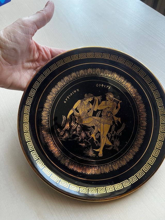 Piatto vintage decorato greco nero