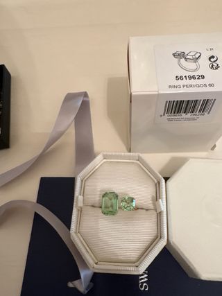 Anello Swarovski dorato con cristalli verdi