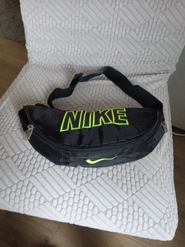 Marsupio Nike nero e verde