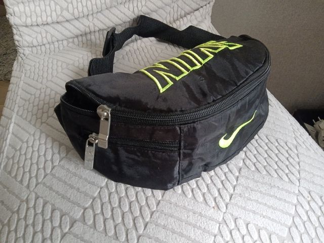 Marsupio Nike nero e verde