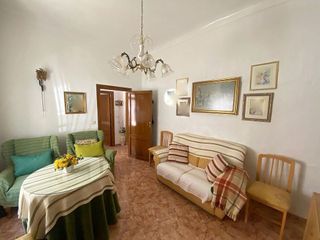 Casa adosada en venta en Hellín