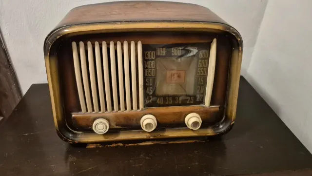 Radio Antigua Madera Válvulas Vintage