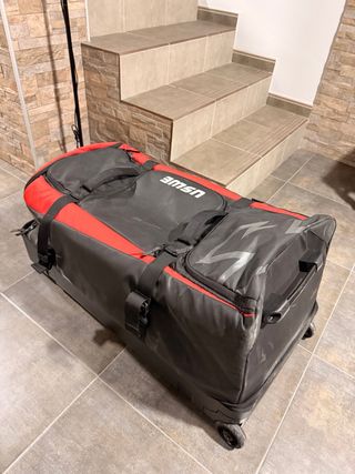 Maleta USWE Negra y Roja