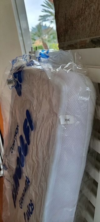 Cuna bebé,  buen estado Regalo de colchón y funda