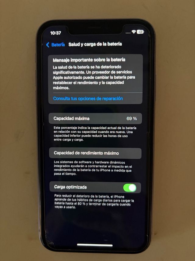 iPhone 11 Lila con 10 custodie!!!!!